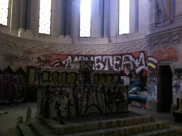 Églises profanées à Lyon en 2015